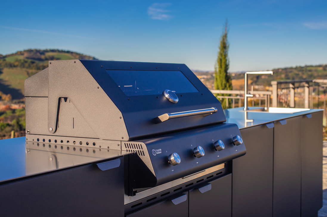 Porta Maggiore udekøkken med håndvask, skabe og indsats til gasgrill