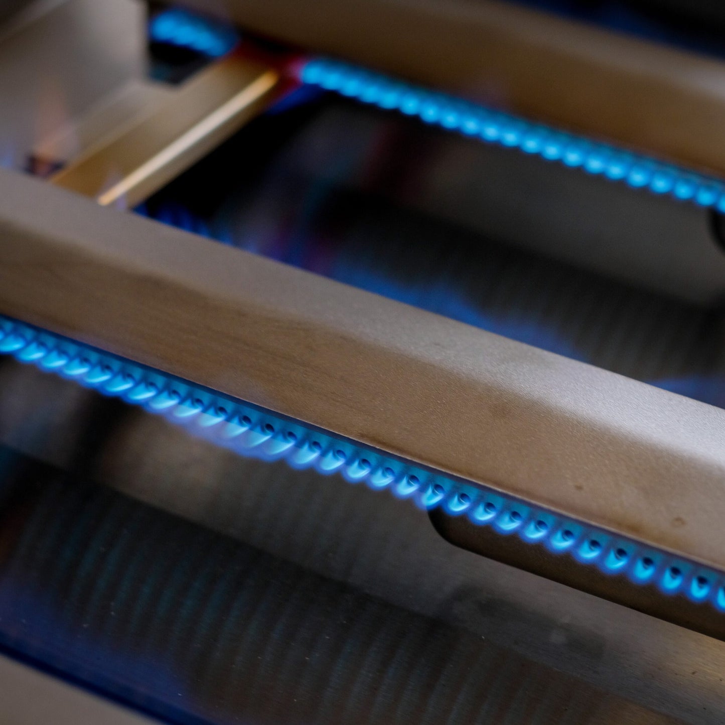 Vivandio FyreX gasgrill i rustfrit stål: med skabe, hjul og sideborde