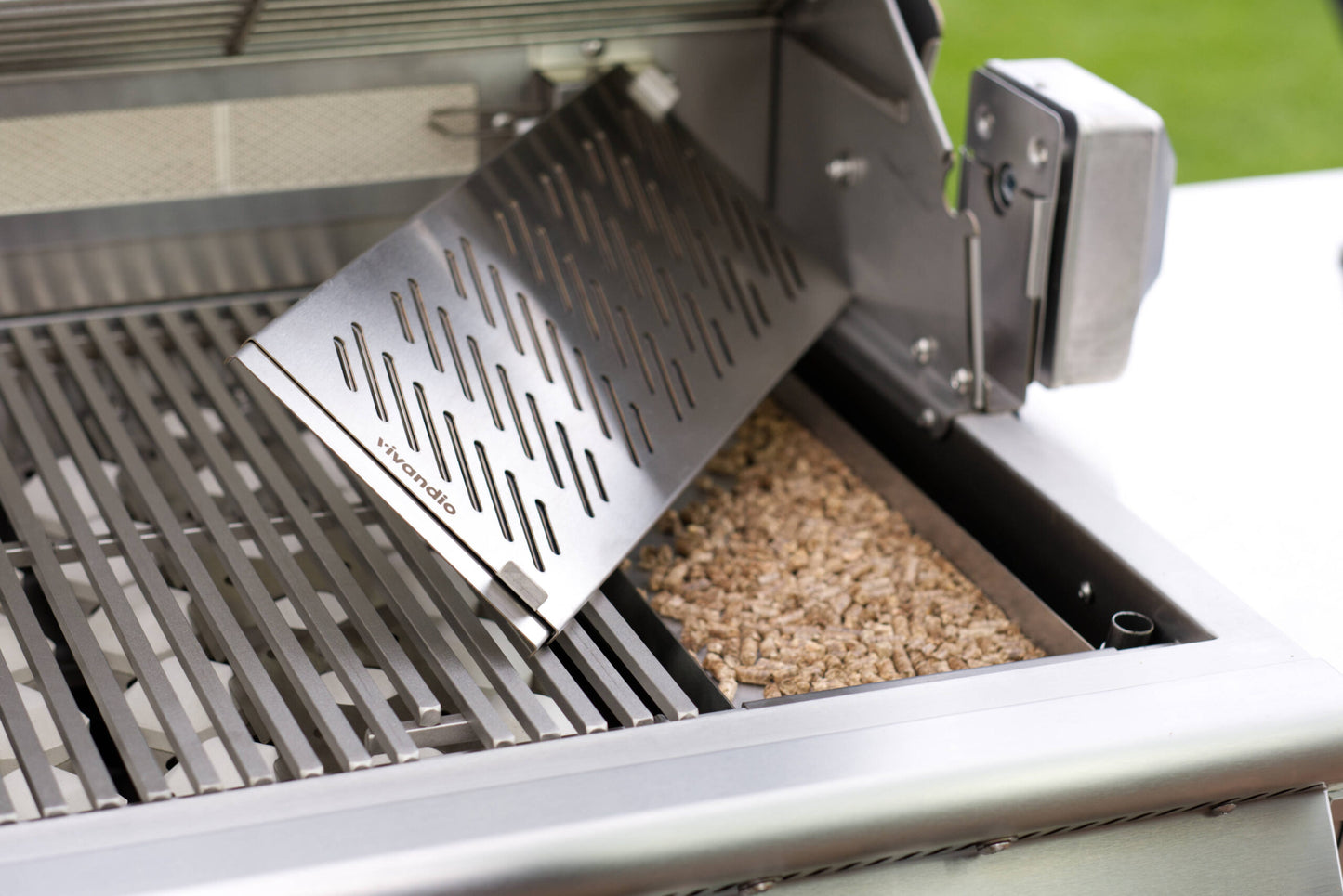 Vivandio FyreX gasgrill i rustfrit stål: med skabe, hjul og sideborde
