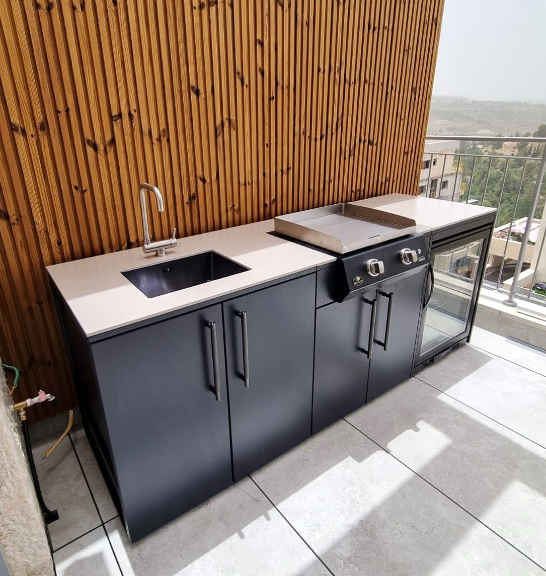 Brabura udekøkken med gasgrill og opbevaring