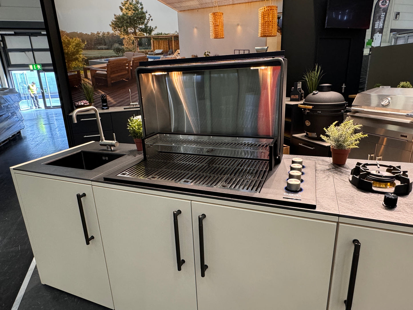 Brabura udendørs køkken med håndvask og gasgrill