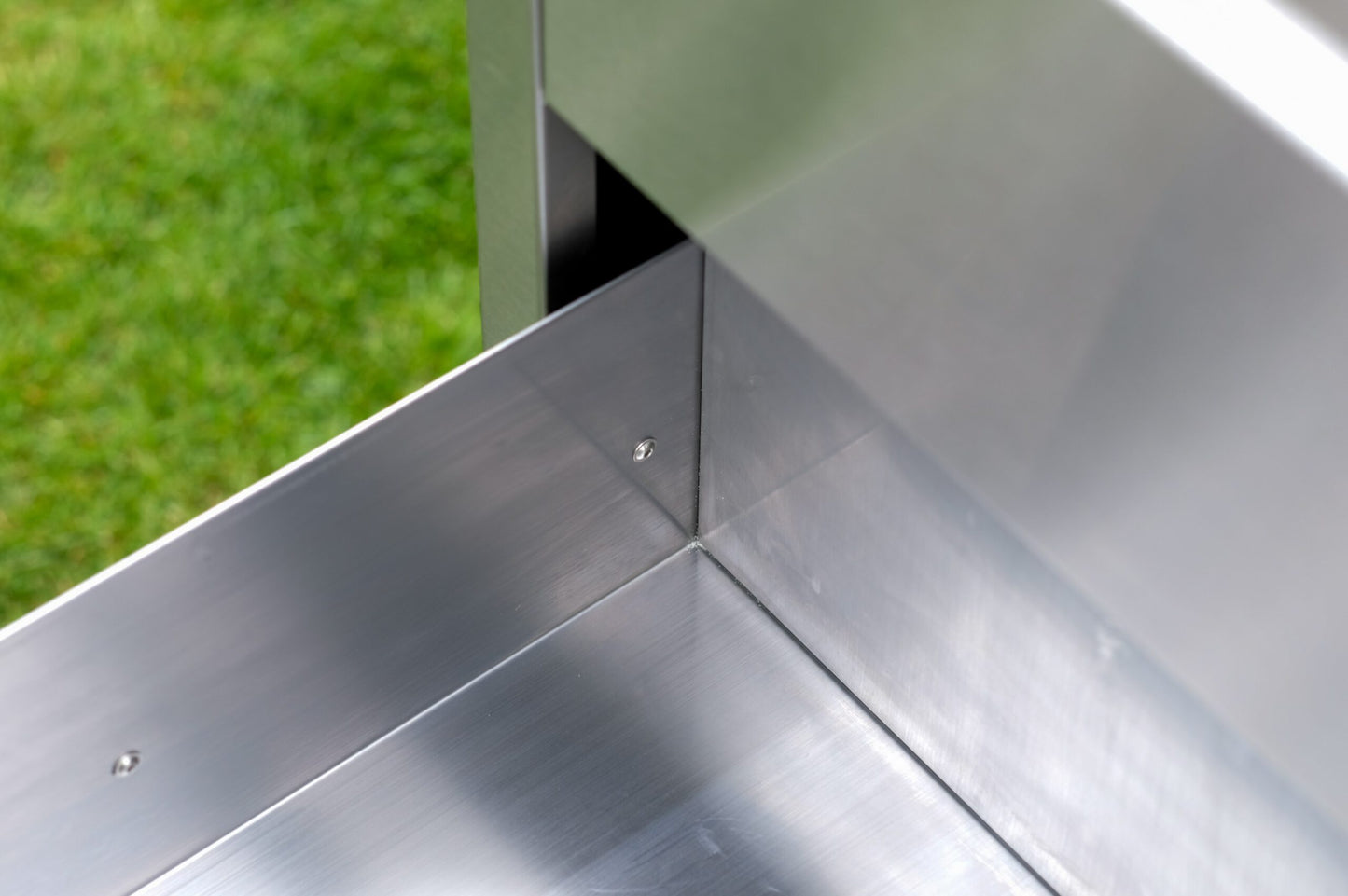 Mobilt udekøkken i rustfrit stål med kogeplade og opbevaring