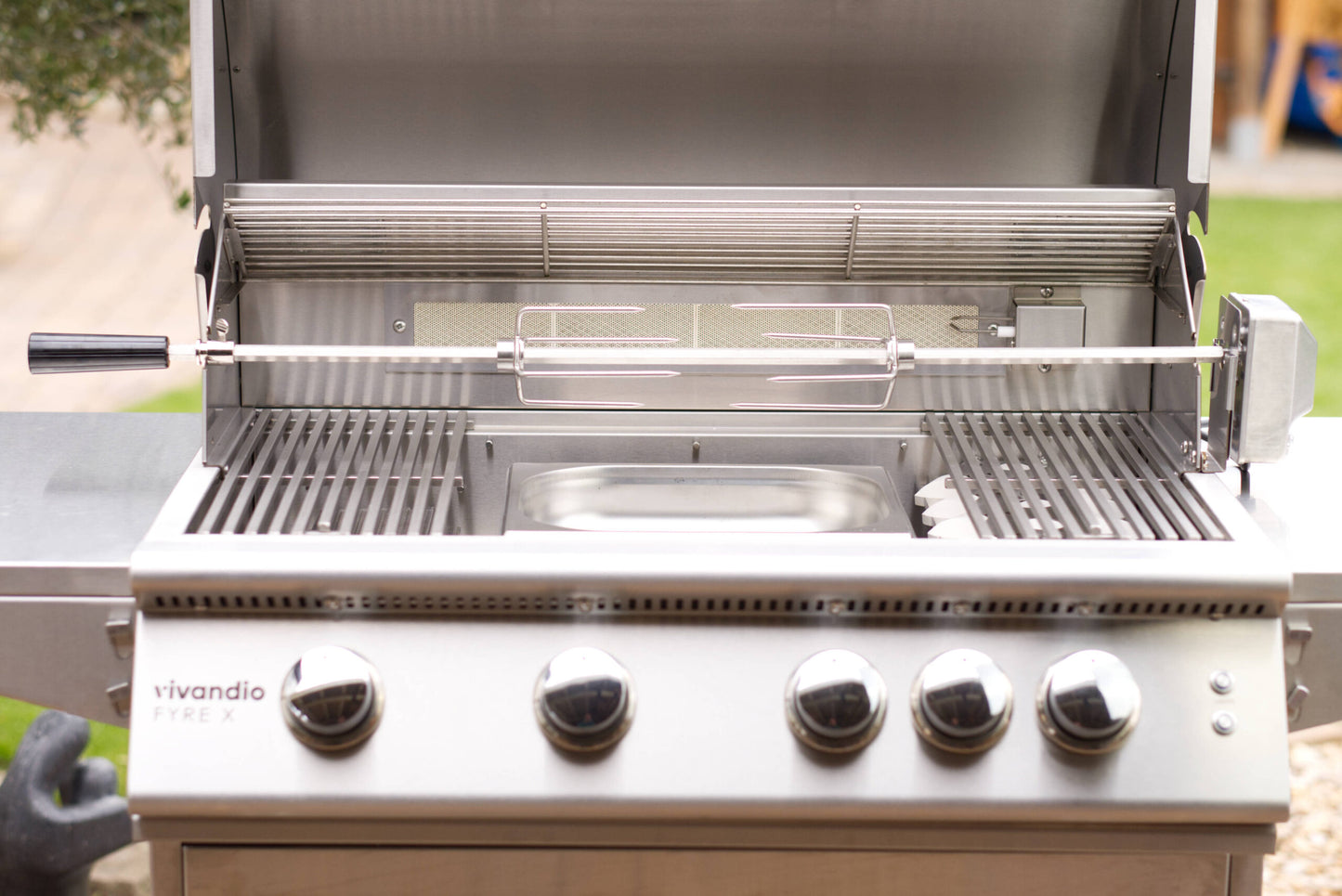 Vivandio FyreX gasgrill i rustfrit stål: med skabe, hjul og sideborde