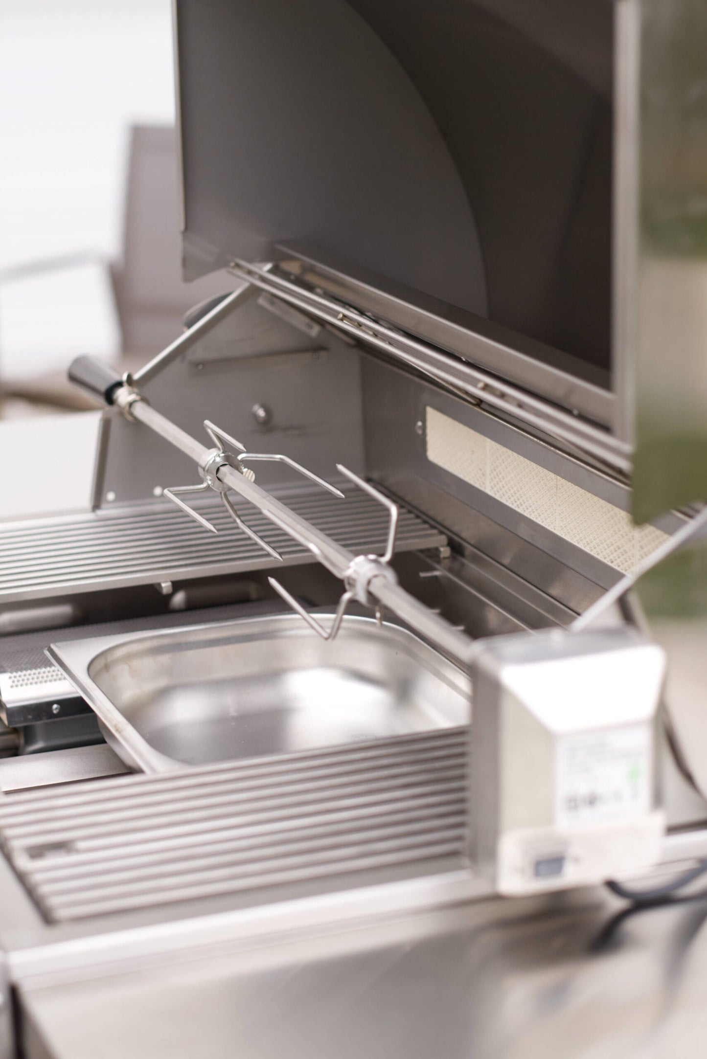 Vivandio FyreX gasgrill i rustfrit stål: med skabe, hjul og sideborde