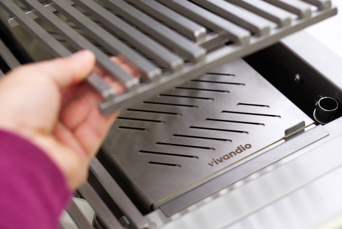 Vivandio FyreX gasgrill i rustfrit stål: med skabe, hjul og sideborde