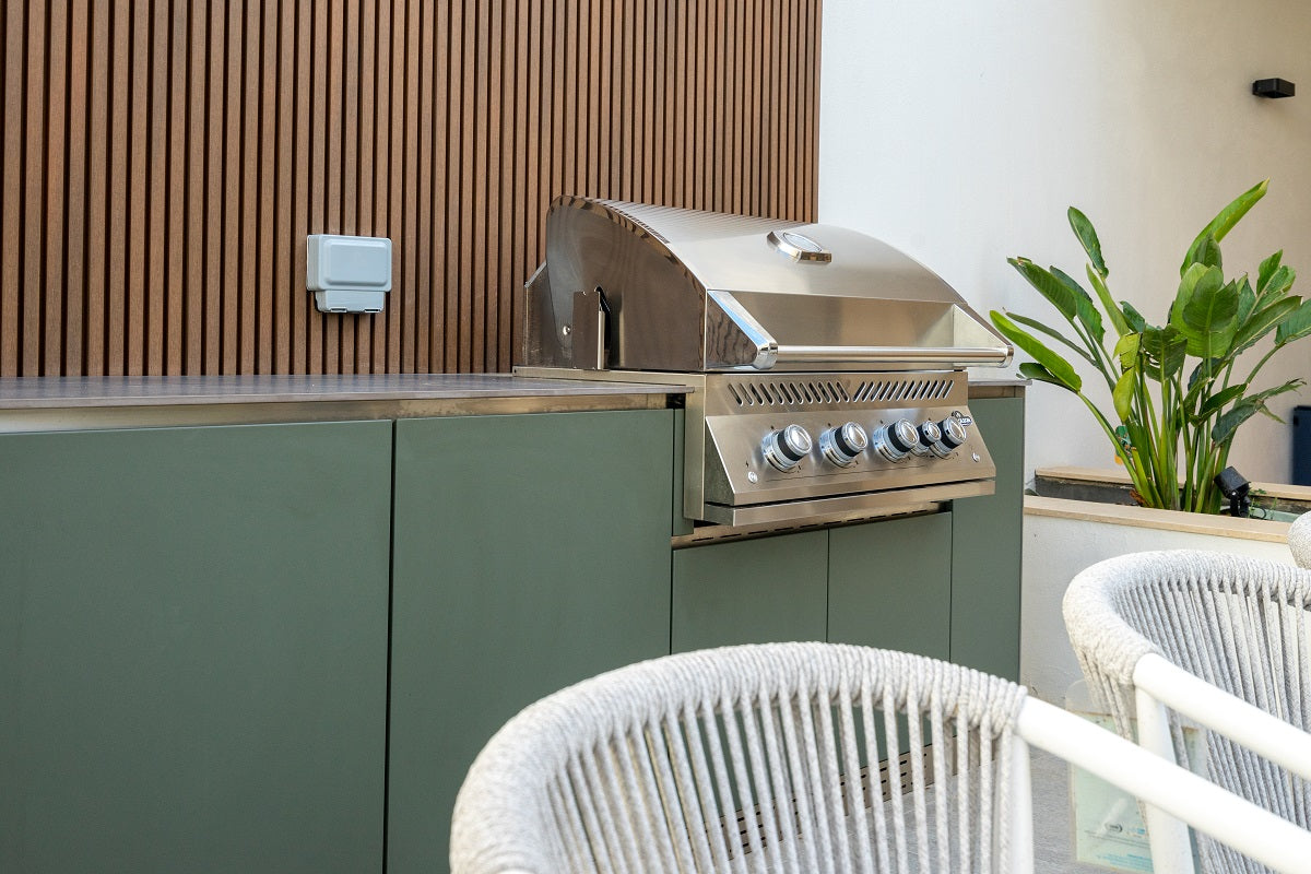 Via Nolfi 530 udekøkken med vask, gasblus, god arbejdsplads og indsats til grill